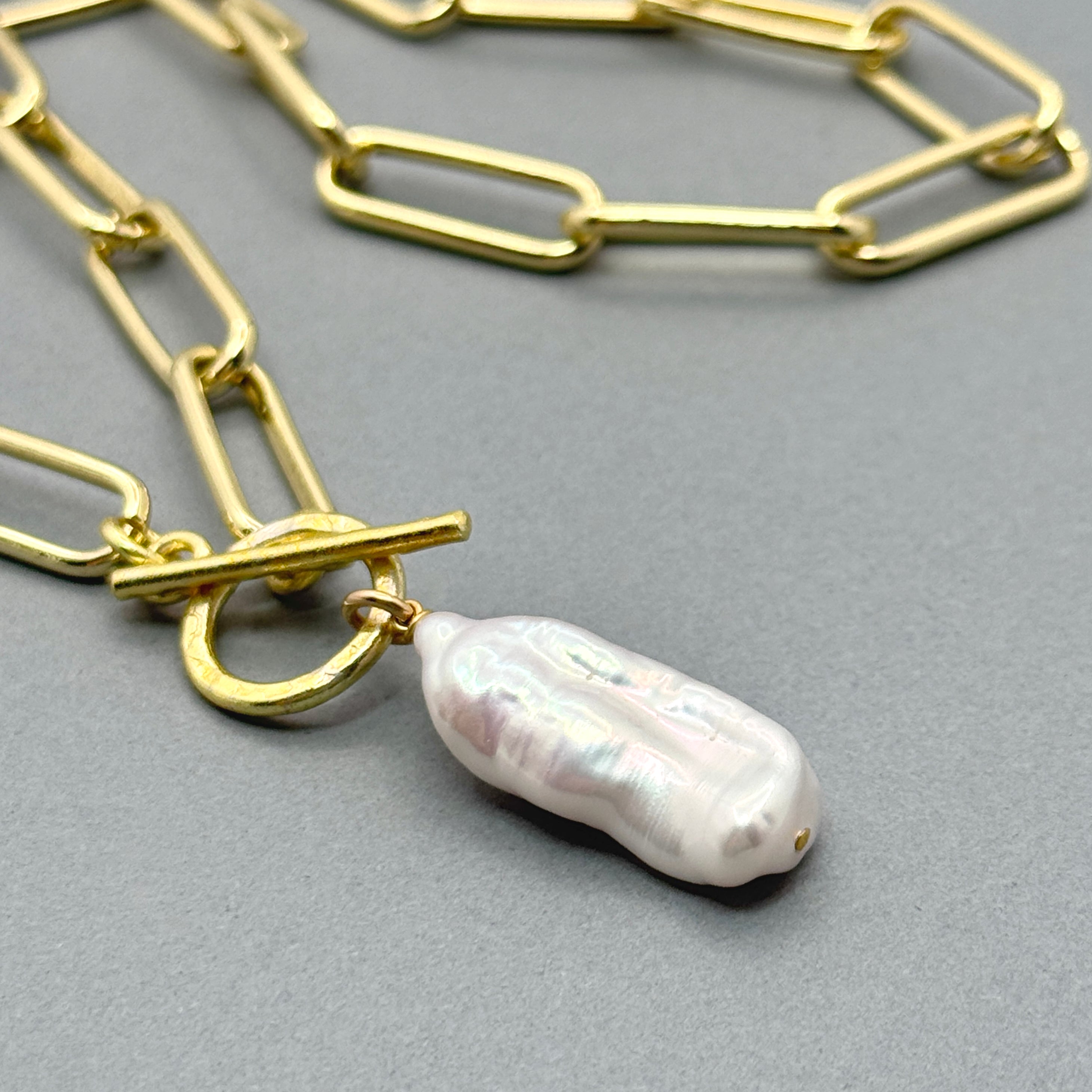 Bold White Baroque Pearl Paperclip Necklace