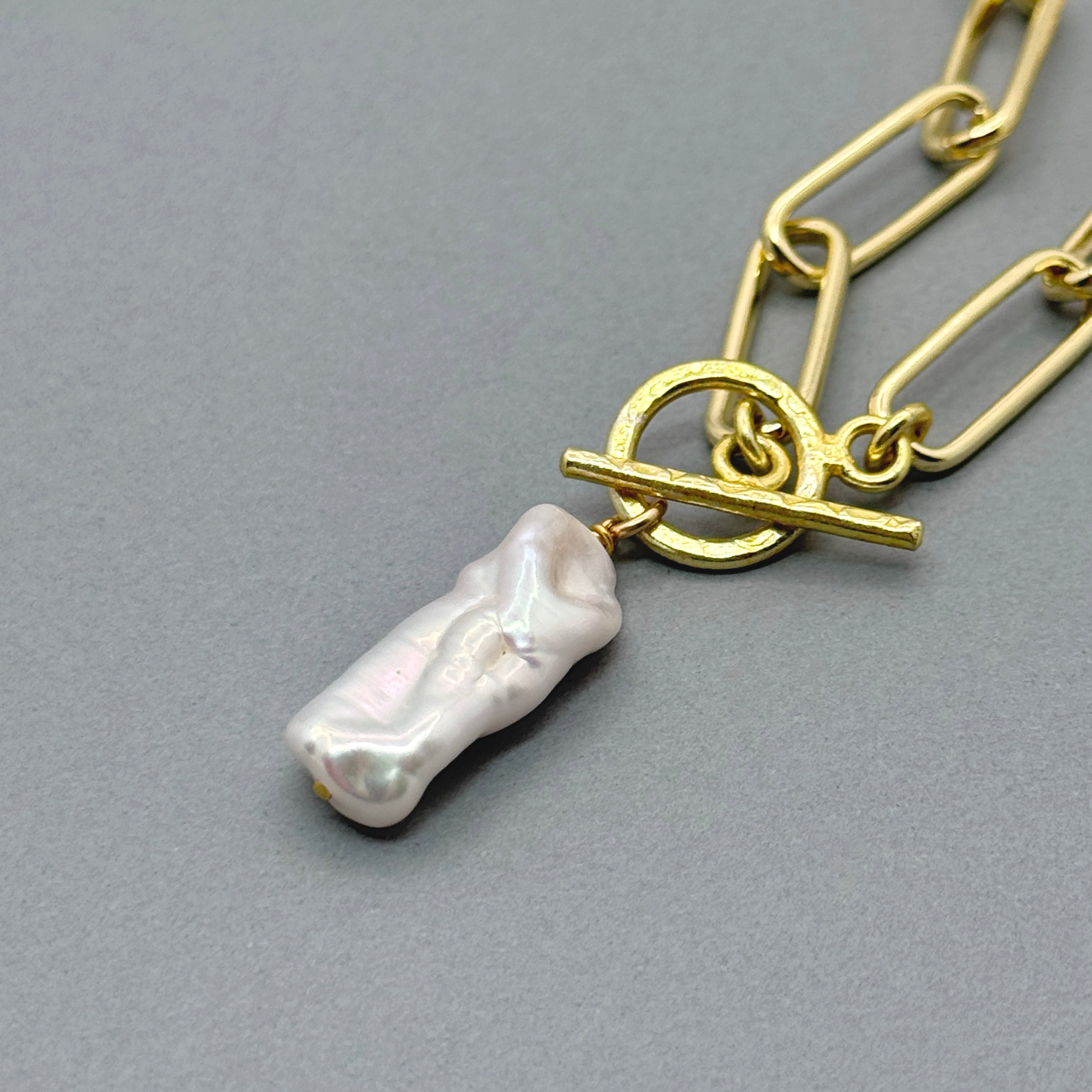 Bold White Baroque Pearl Paperclip Necklace