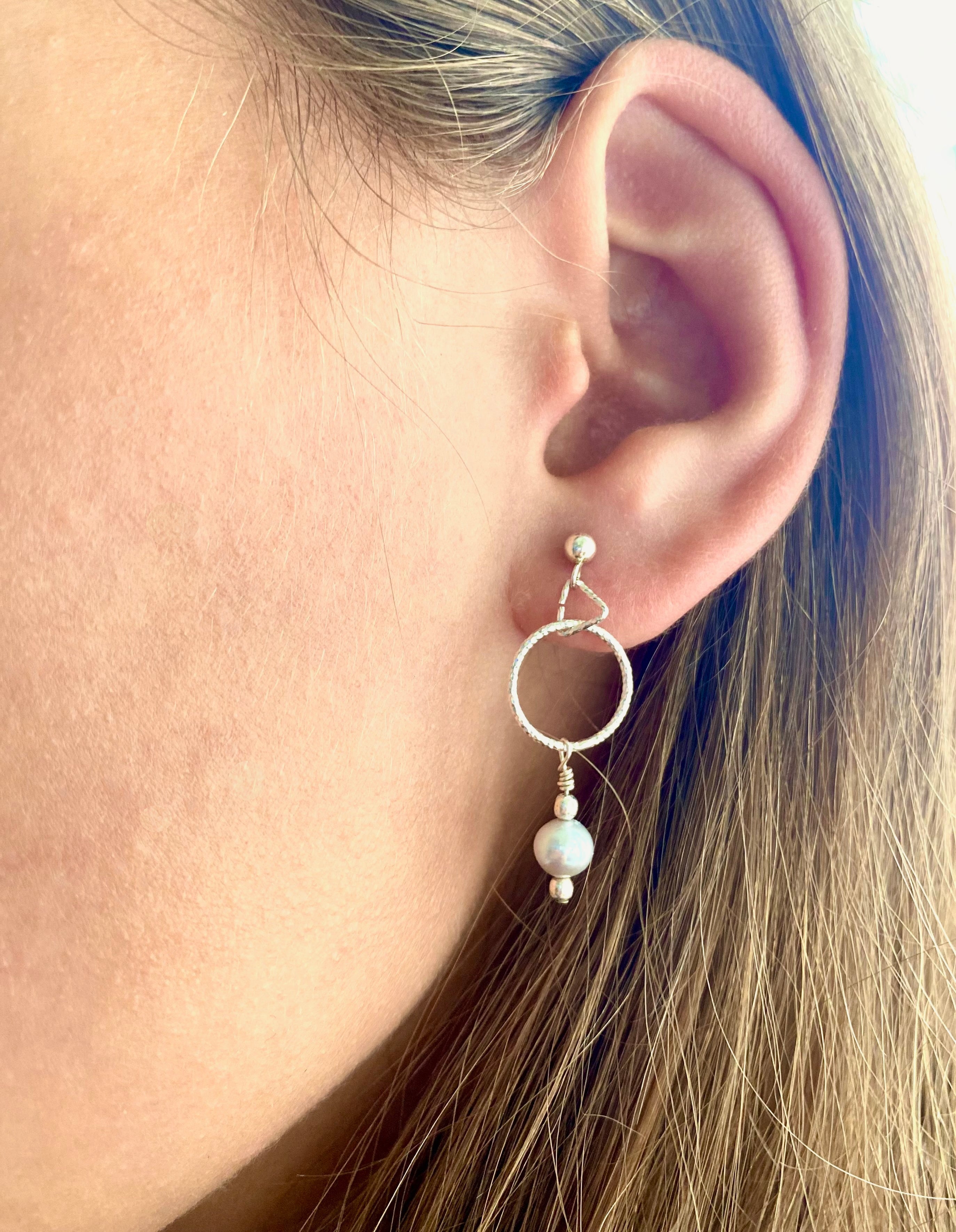 Sterling Silver Gray Pearl Geometric Earrings