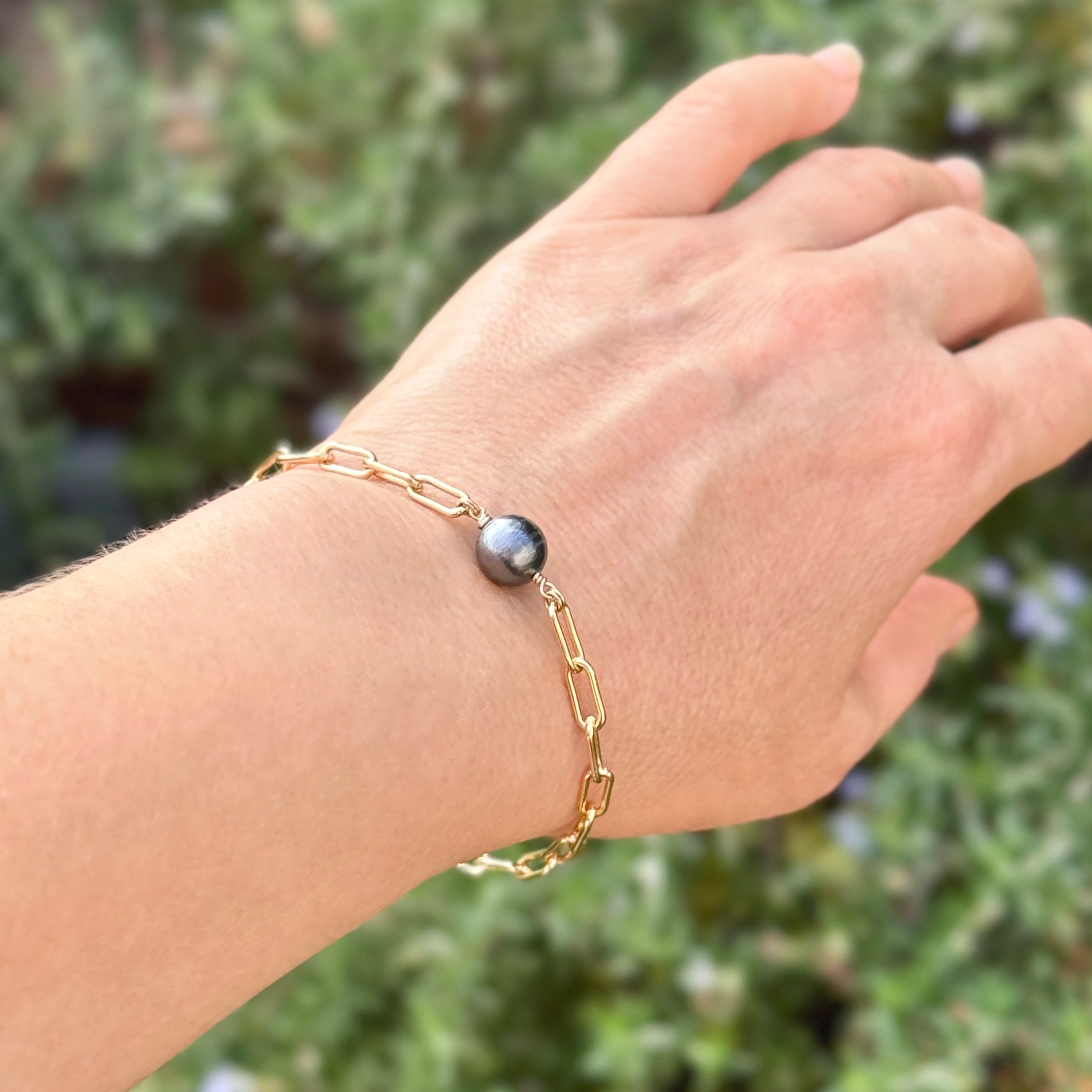 Golden Link Bracelet with Tahitian Pearl