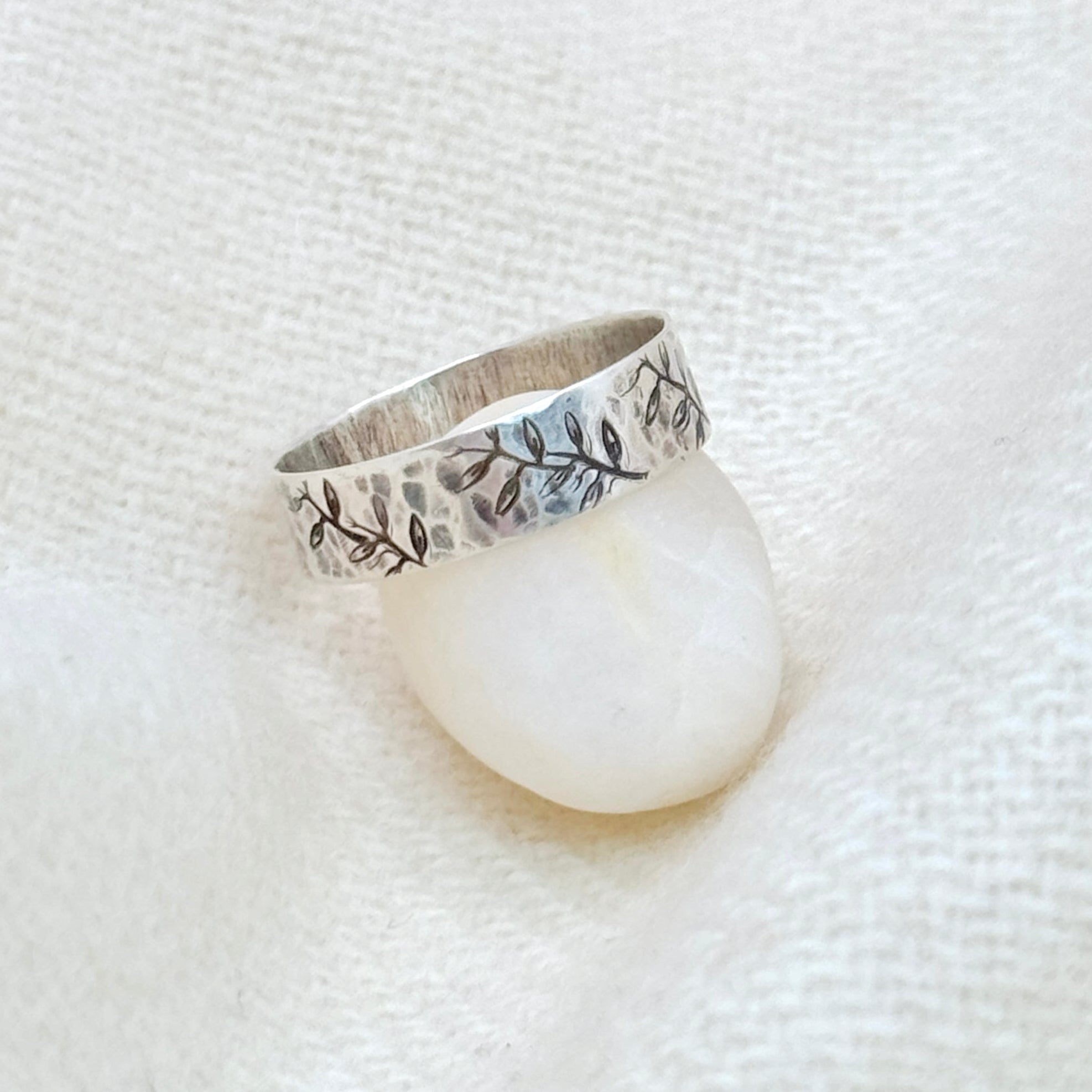 Sterling Silver Hammered Leaf Pattern Ring
