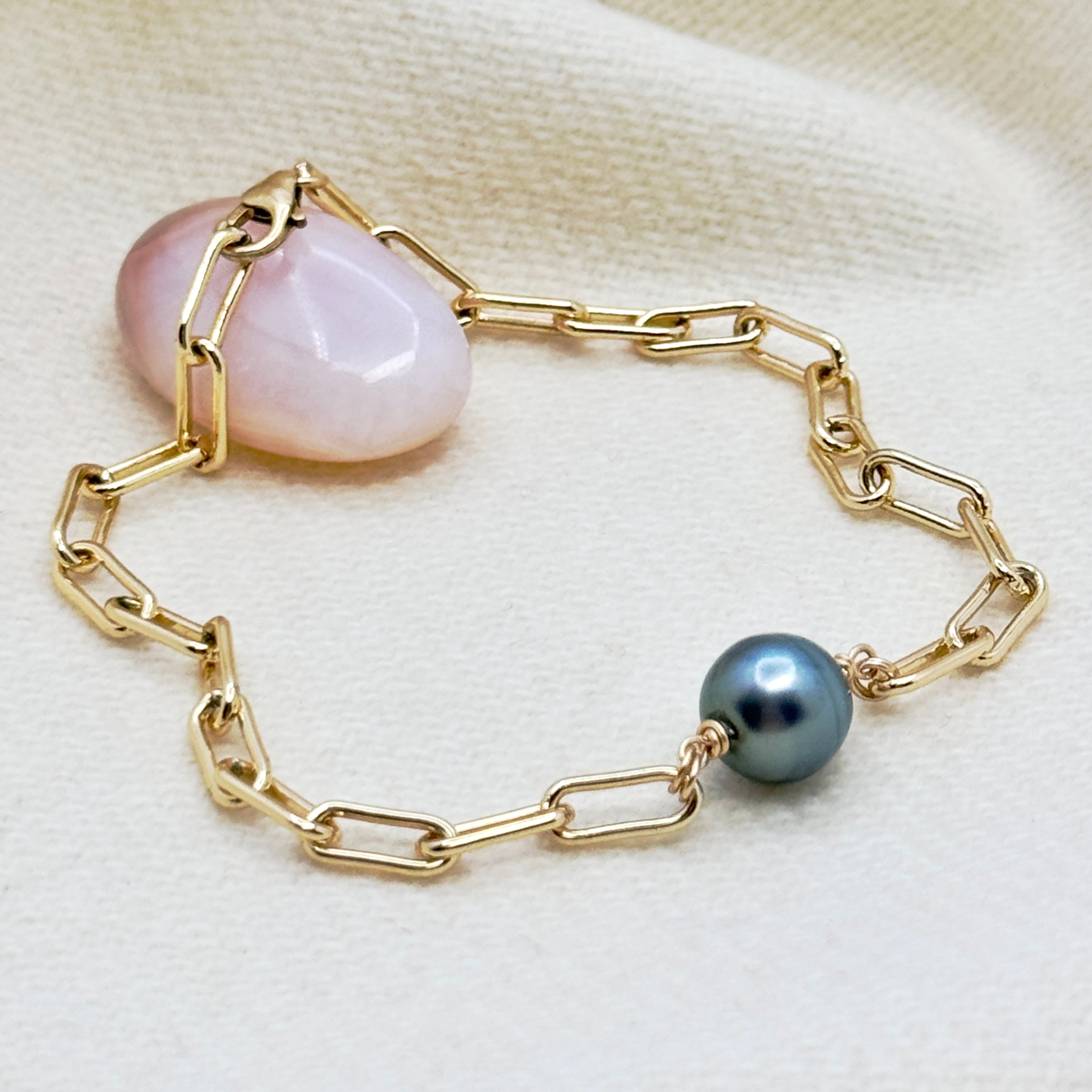 Golden Link Bracelet with Tahitian Pearl