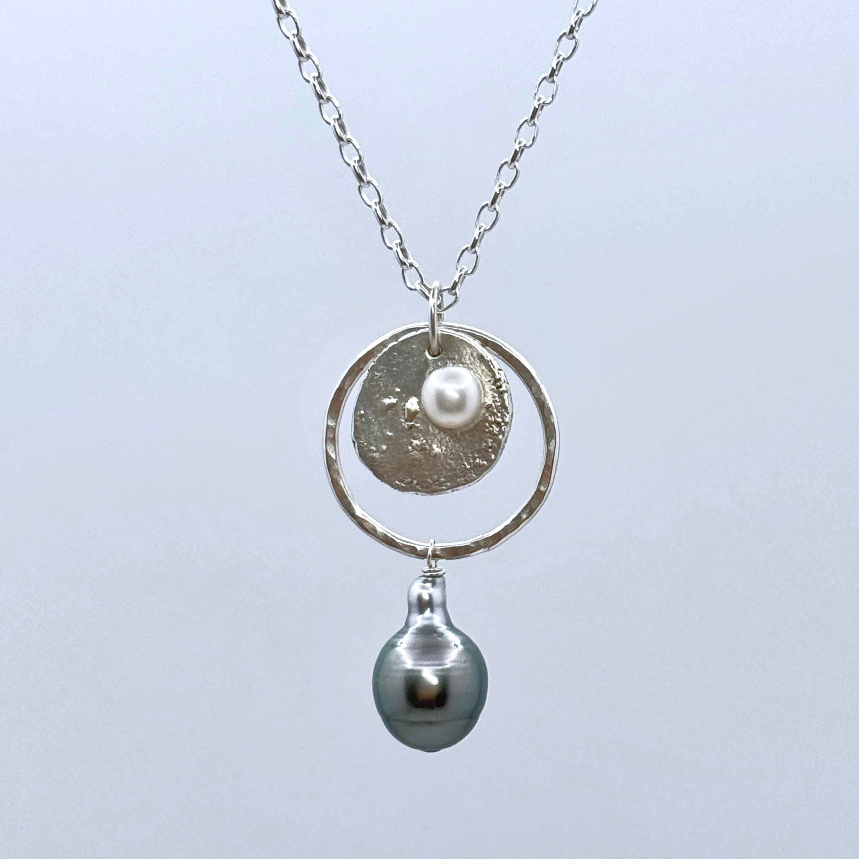Tahitian Pearl & White Pearl Pendant Necklace