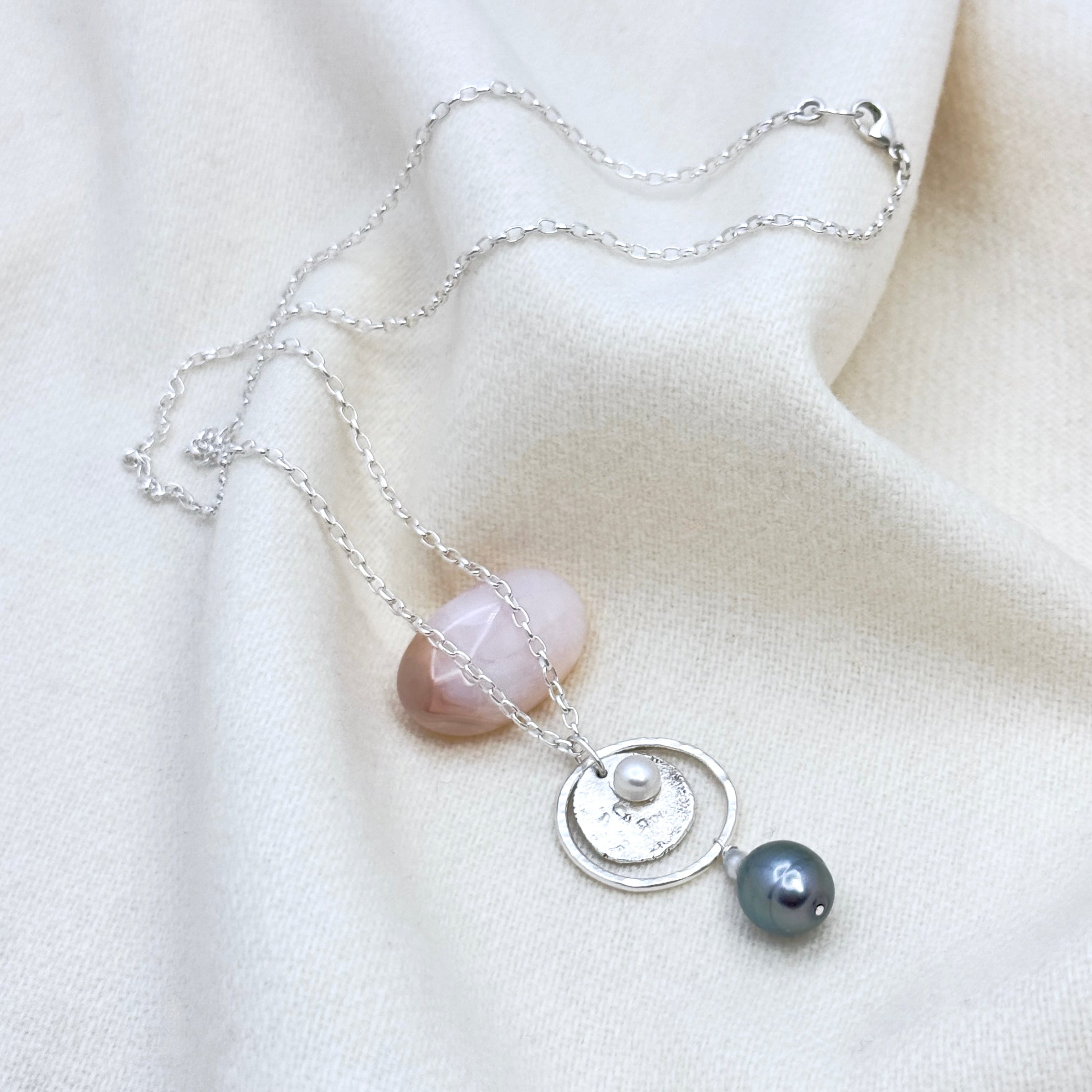 Tahitian Pearl & White Pearl Pendant Necklace