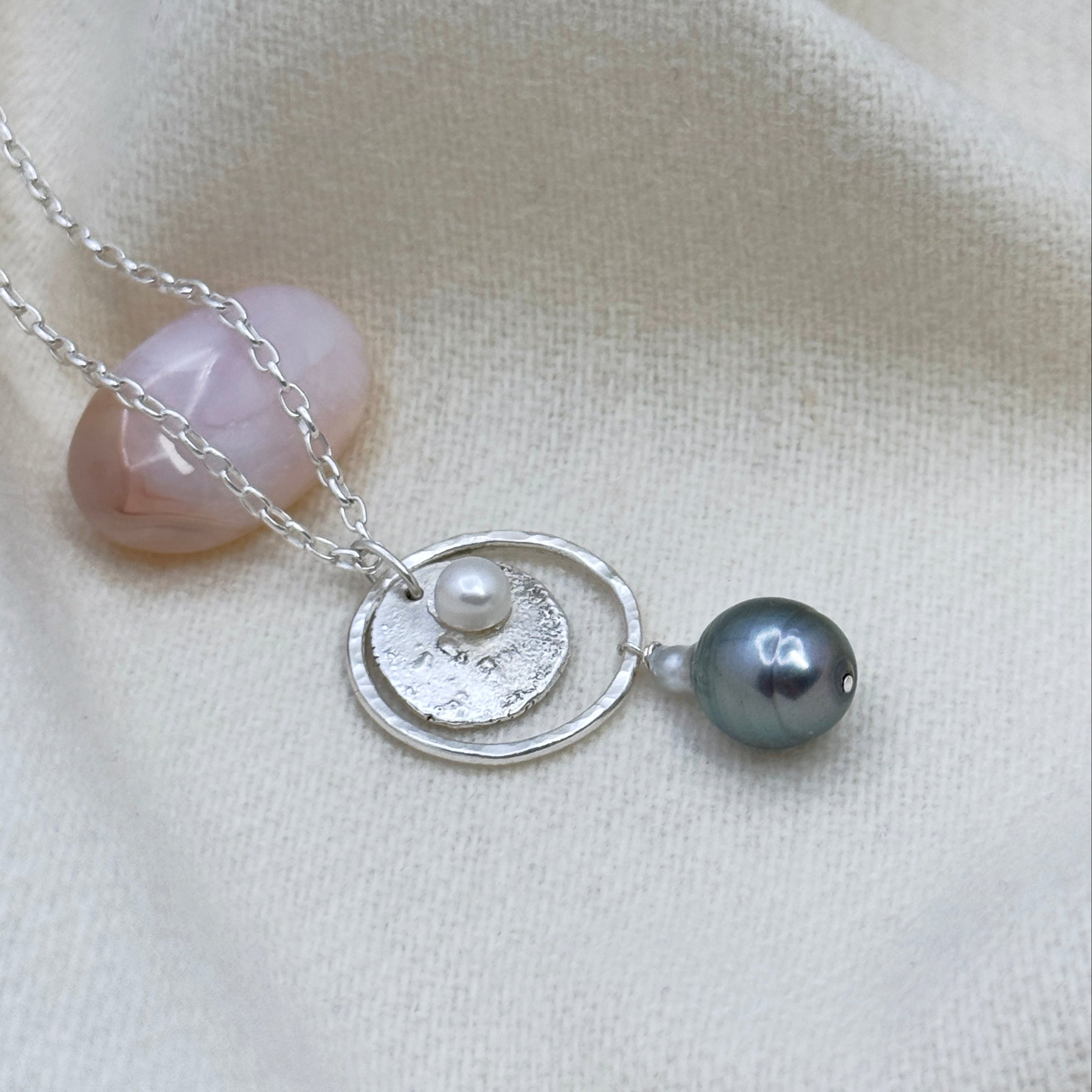 Tahitian Pearl & White Pearl Pendant Necklace