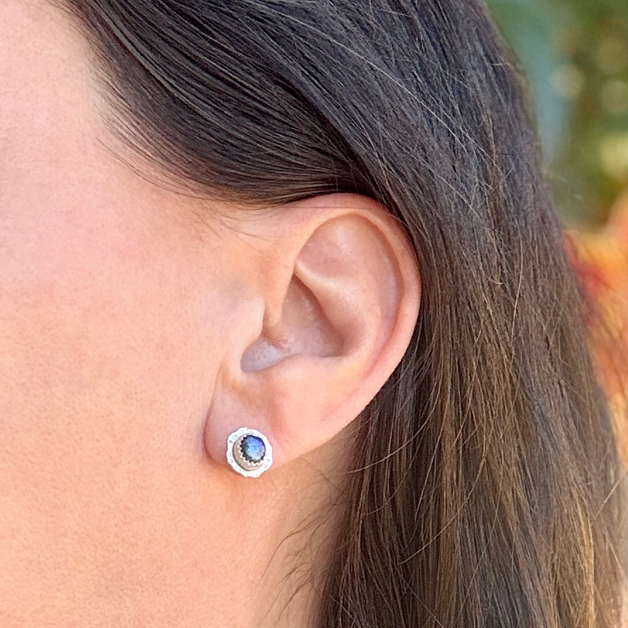 Black Pearl Textured Silver Stud Earrings