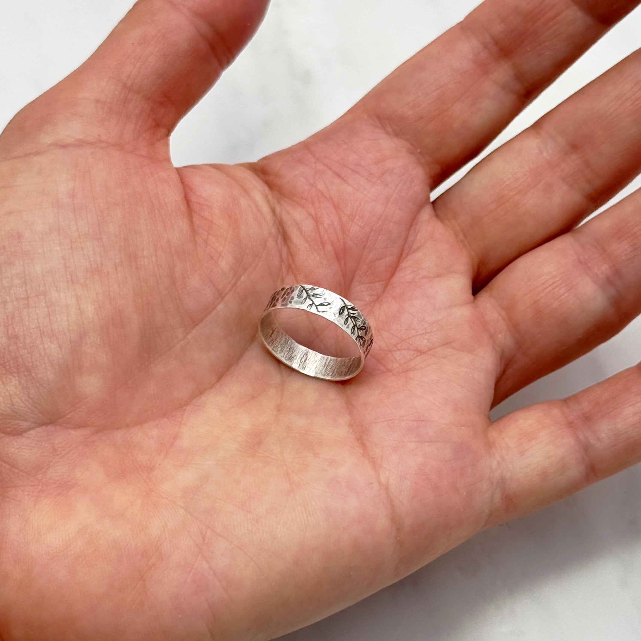 Sterling Silver Hammered Leaf Pattern Ring