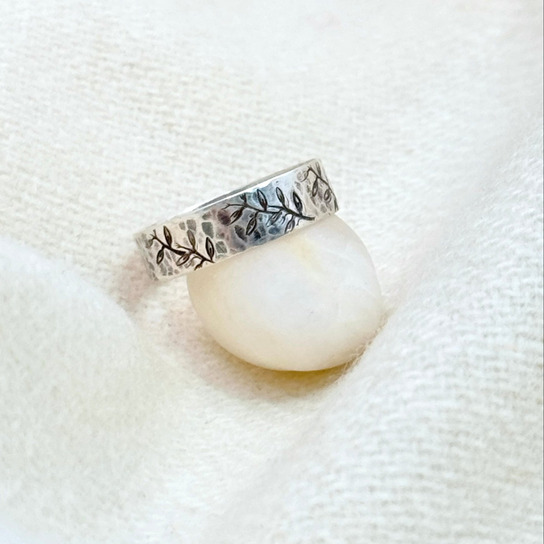 Sterling Silver Hammered Leaf Pattern Ring
