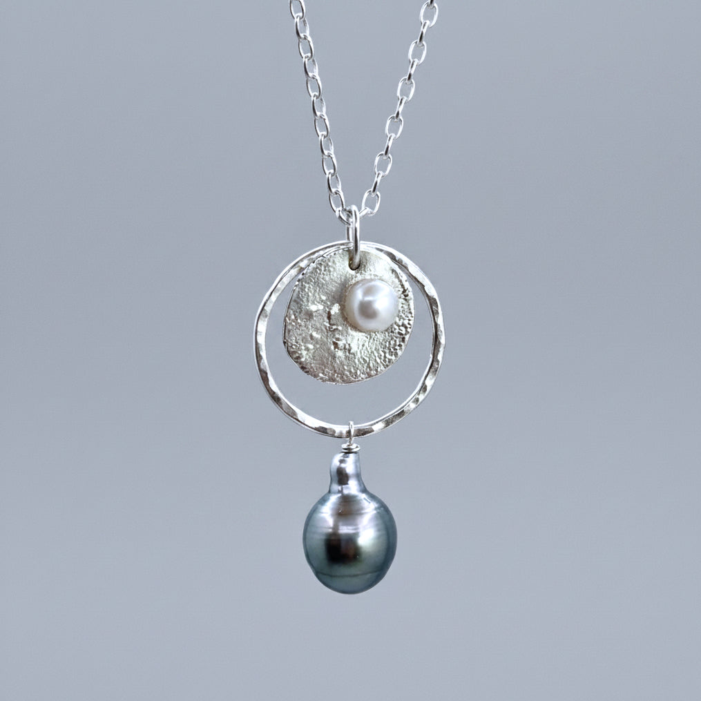 Tahitian Pearl & White Pearl Pendant Necklace