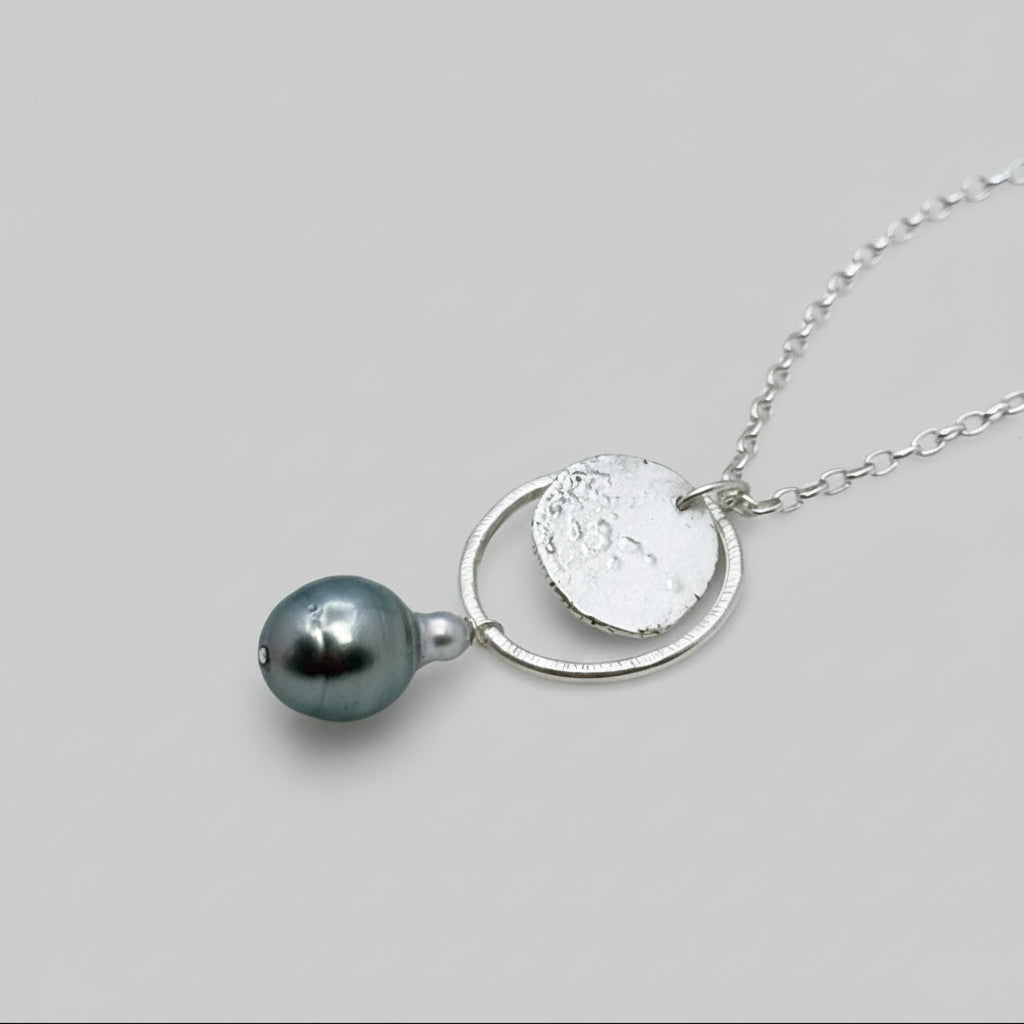 Tahitian Pearl & White Pearl Pendant Necklace